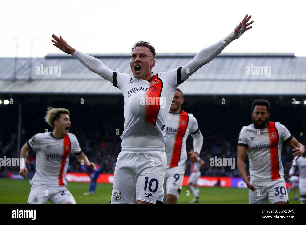 Cauley Woodrow de Luton Town célèbre son but lors du match de premier League entre Crystal Palace et Luton Town à Selhurst Park, Londres, le samedi 9 mars 2024. (Photo : Tom West | mi News) crédit : MI News & Sport /Alamy Live News Banque D'Images