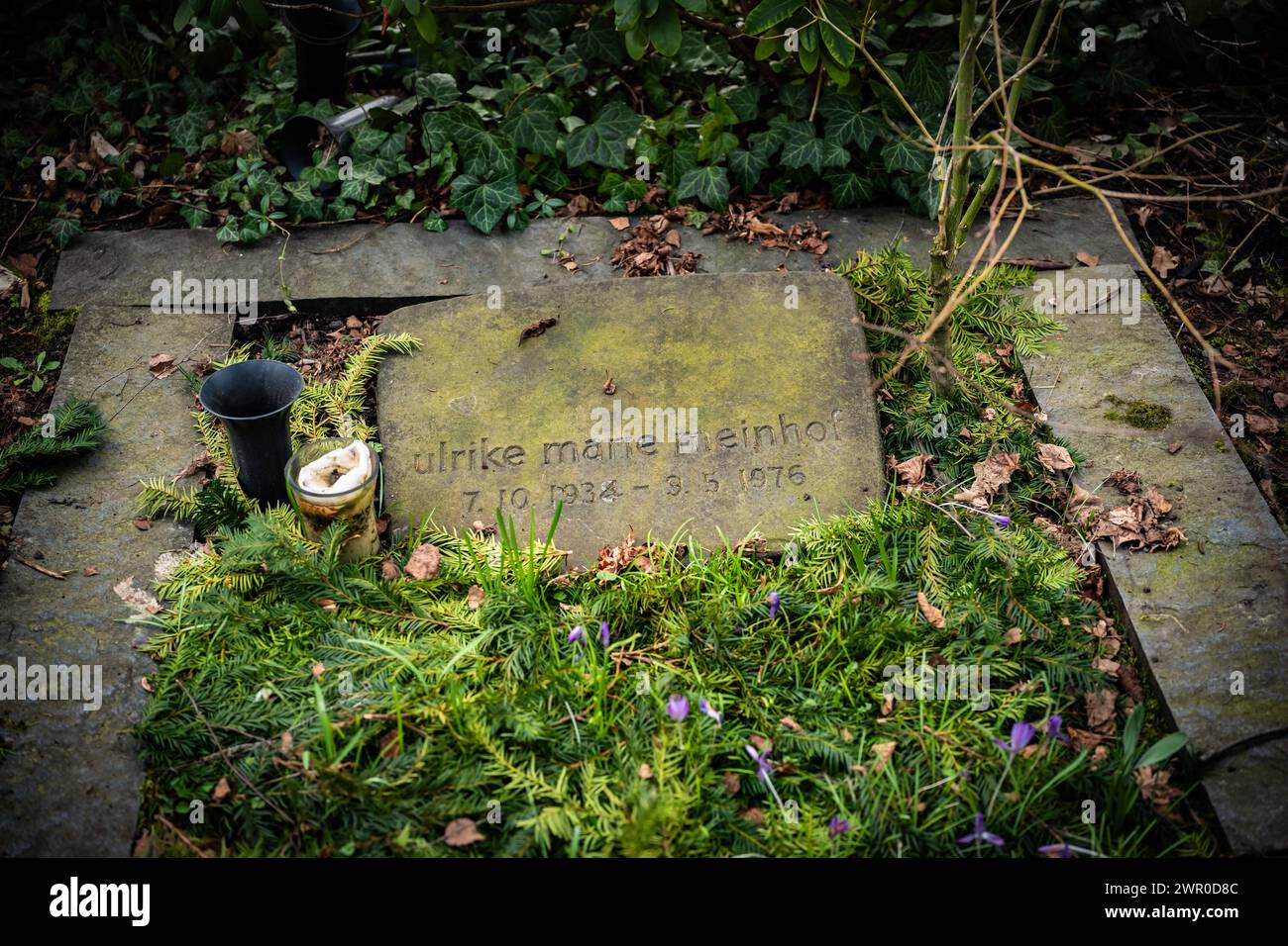 Berlin Tempelhof Grab Ulrike Marie Meinhof, Journalistin, Mitbegründerin der terroristischen RAF Rote Armee Fraktion - 10.03.2024 Meinhof *** Berlin Tempelhof grave Ulrike Marie Meinhof, journaliste, co-fondateur de la faction terroriste de l'Armée rouge de la RAF 10 03 2024 Meinhof Banque D'Images