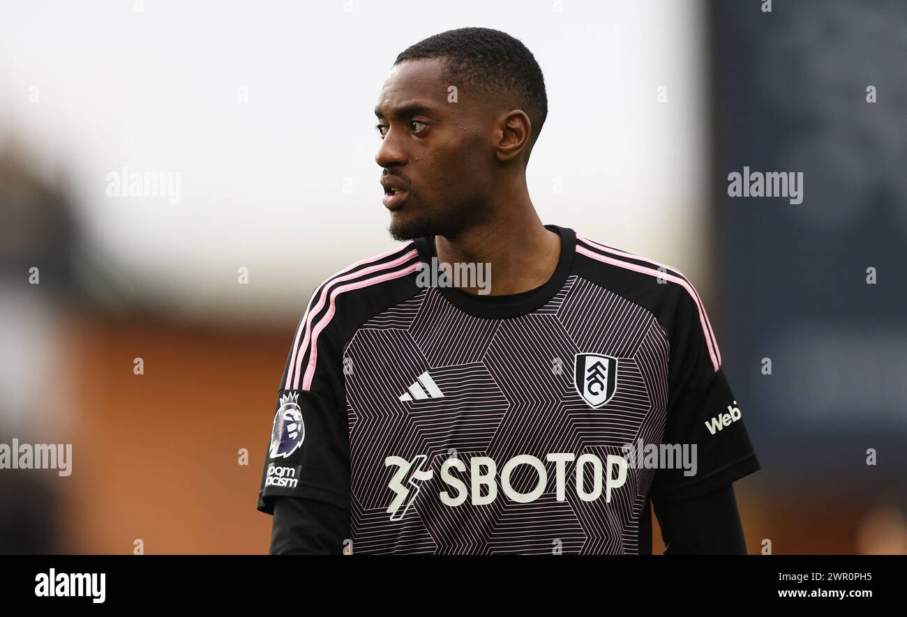 Wolverhampton, Royaume-Uni. 9 mars 2024. Tosin Adarabioyo de Fulham regarde pendant le match de premier League à Molineux, Wolverhampton. Le crédit photo devrait se lire : Cameron Smith/Sportimage crédit : Sportimage Ltd/Alamy Live News Banque D'Images