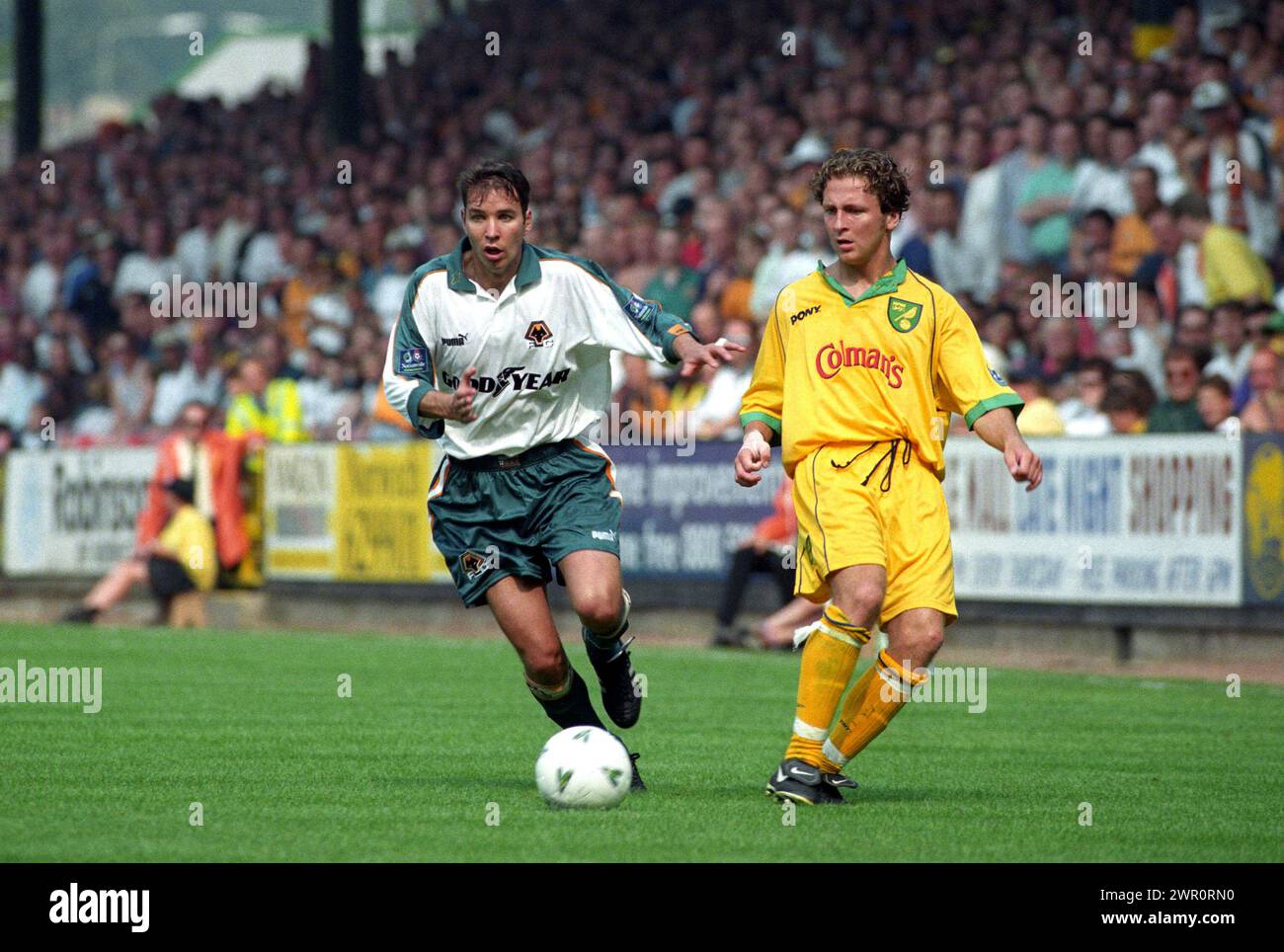 Norwich City contre Wolverhampton Wanderers à Carrow Road. 9/8/97 0-2 Darren Ferguson Banque D'Images