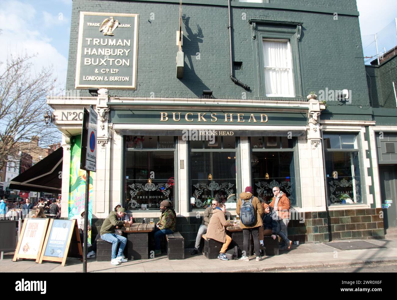 The Buck's Head Pub, Camden High Street, Camden, Londres, Royaume-Uni Banque D'Images