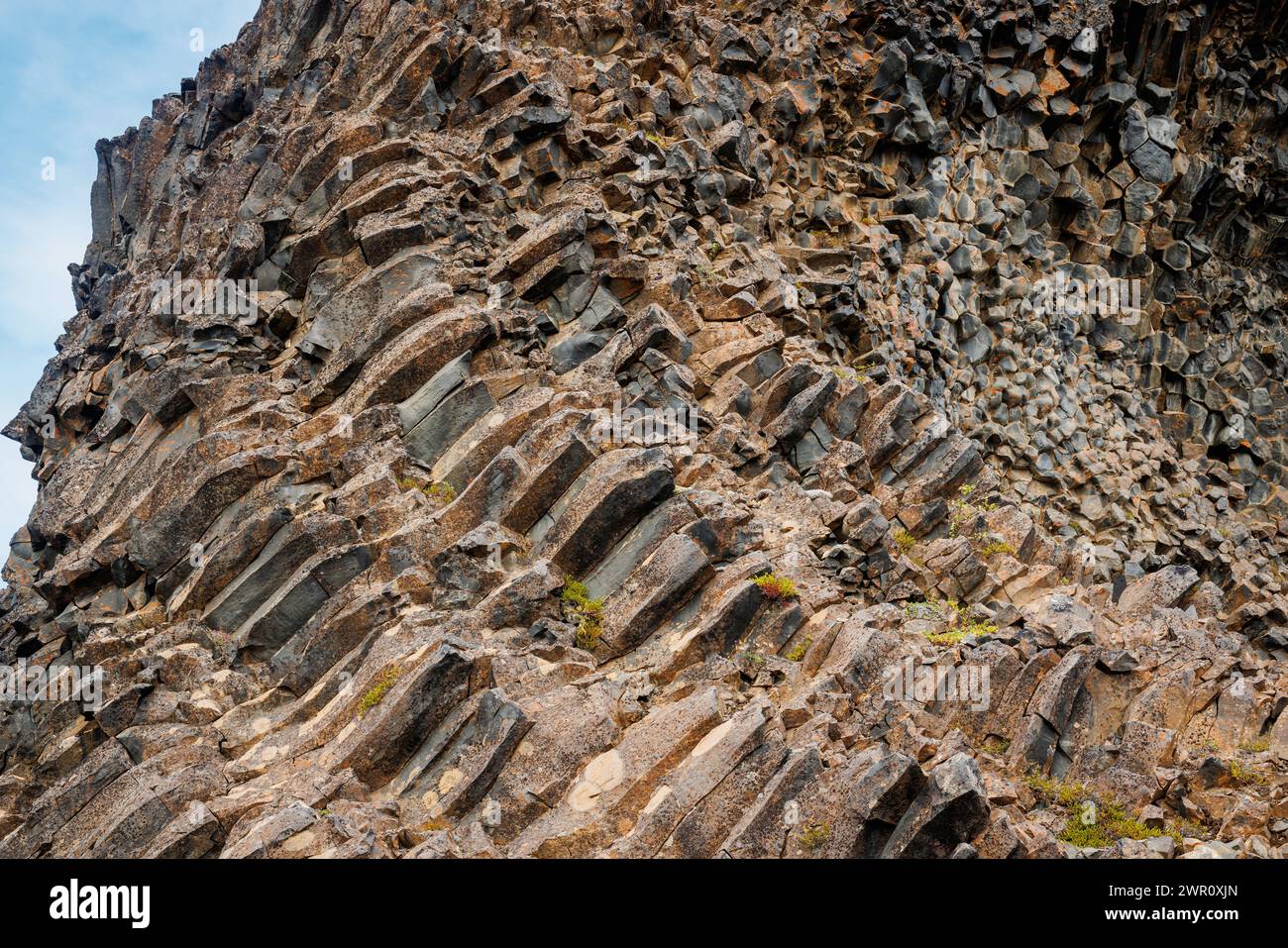 Hljodaklettar paysage, écho roches ou murmure falaises restes d'anciens cratères en Islande, étonnantes formations volcaniques colonnaires Banque D'Images