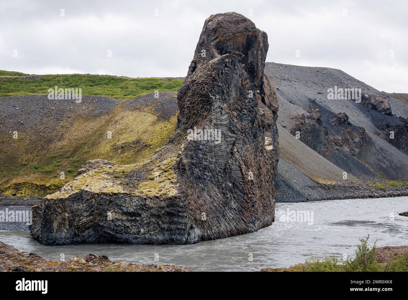 Hljodaklettar paysage, écho roches ou murmure falaises restes d'anciens cratères en Islande, étonnantes formations volcaniques colonnaires Banque D'Images