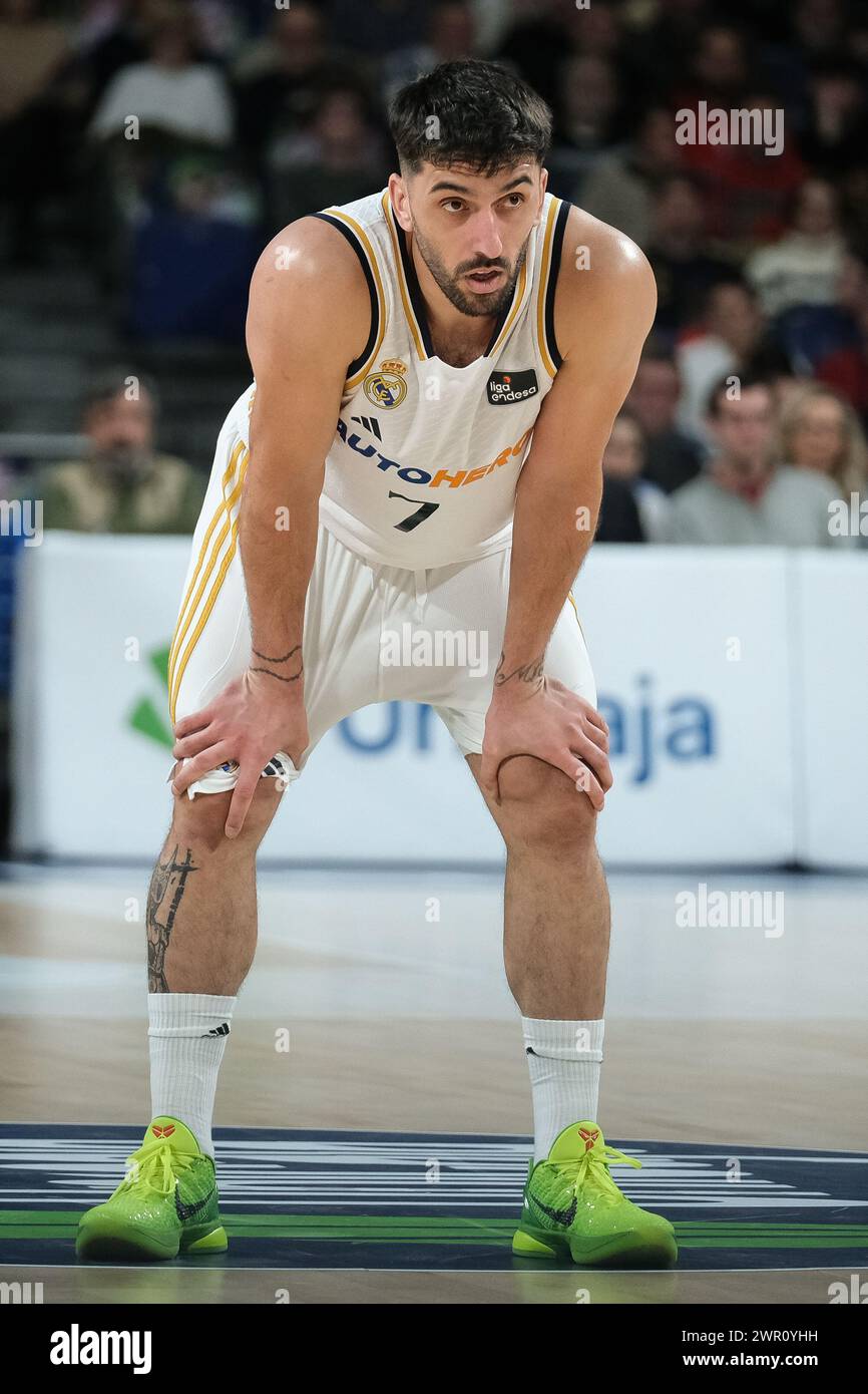 Facundo Campazzo du Real Madrid en action lors du match de Liga ACB entre le Real Madrid et Lenovo Tenerife au Wizink Center le 10 mars 2024 à Madrid Banque D'Images