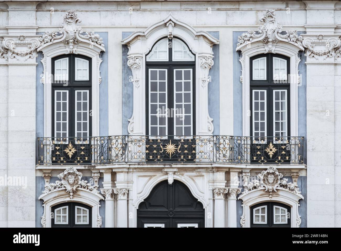 Le Palais de Queluz. La 'façade cérémonielle' du corps de logis (Sintra, Lisbonne, Portugal) Banque D'Images