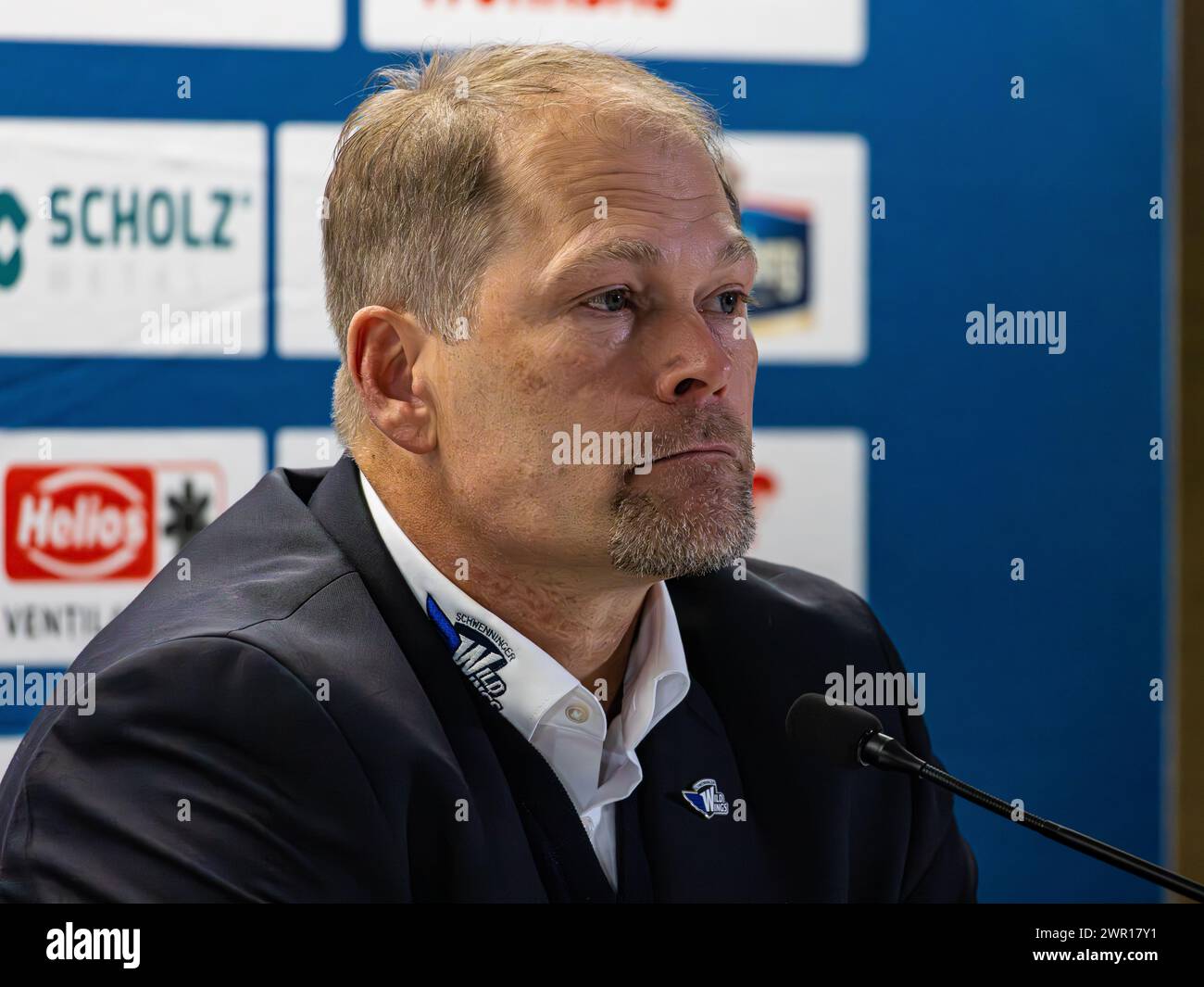 Schwenningen Wild Wings Cheftrainer Steve Walker BEI der Pressekonferenz nach der Niederlage gegen die Kölner haie. (Villingen-Schwenningen, Deutschla Banque D'Images