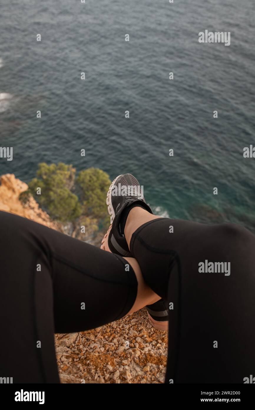 Vue vers la mer Baléares depuis les falaises près de Tossa de Mar, Espagne Banque D'Images