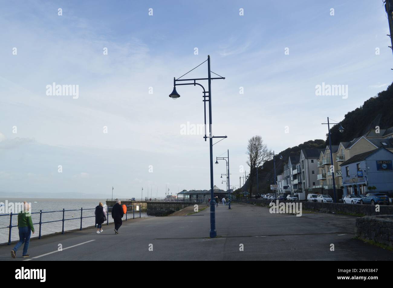 Lampadaire en bord de mer sur la promenade Mumbles à Swansea, pays de Galles, Royaume-Uni. 19 février 2024. Banque D'Images