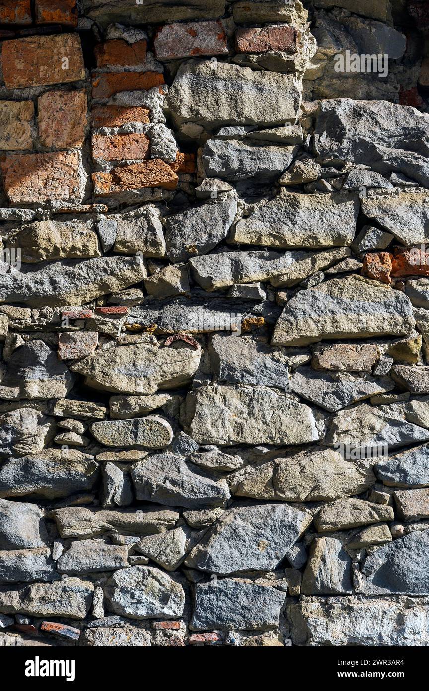 Vieux mur en pierre naturelle avec briques, Kempten, Allgaeu, Bavière, Allemagne Banque D'Images