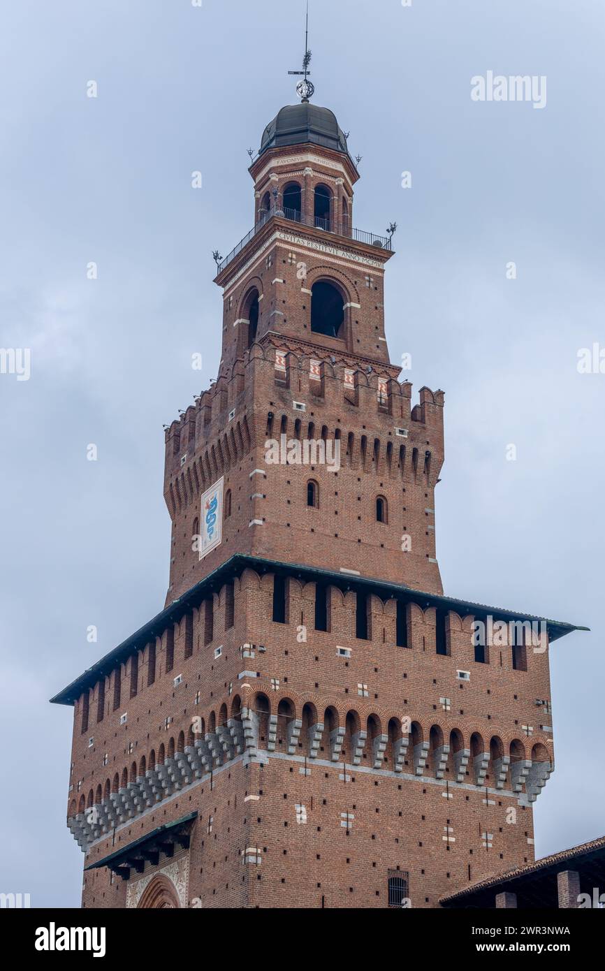 Castello Sforzesco ou Château Sforza à Milan, Italie. Immense forteresse médiévale-Renaissance avec musées historiques et collections d'art. Banque D'Images