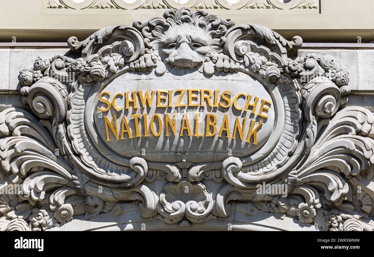 Detail am Gebäude der Schweizerischen Nationalbank (SNB) beim Bundesplatz. (Berne, Schweiz, 03.08.2023) Banque D'Images