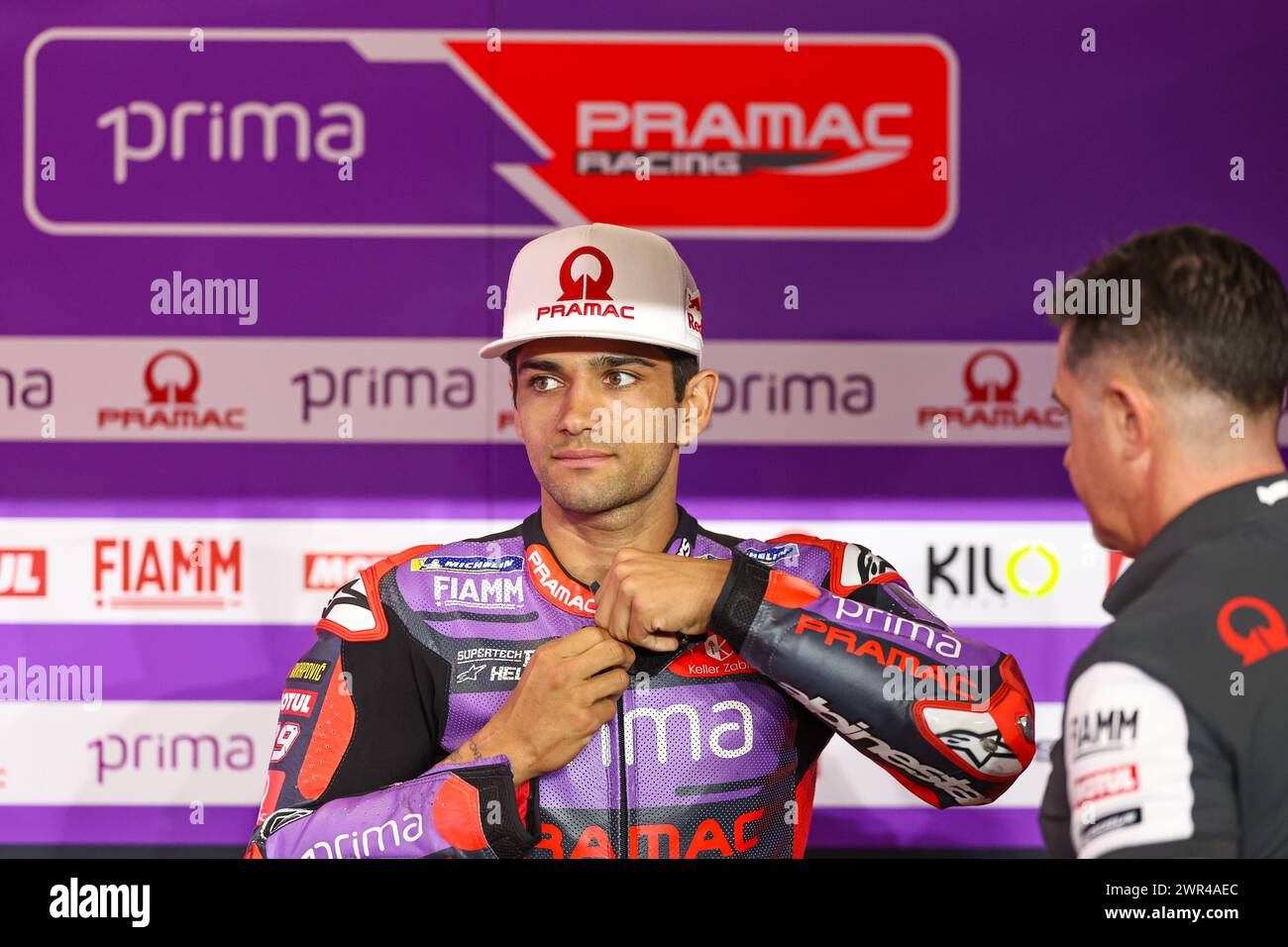 Doha, Qatar. 10 mars 2024. Jorge Marin (l), pilote espagnols de Prima Pramac Racing, réagit pendant la course au Grand Prix MotoGP du Qatar à Doha, Qatar, le 10 mars 2024. Crédit : Qian Jun/Xinhua/Alamy Live News Banque D'Images