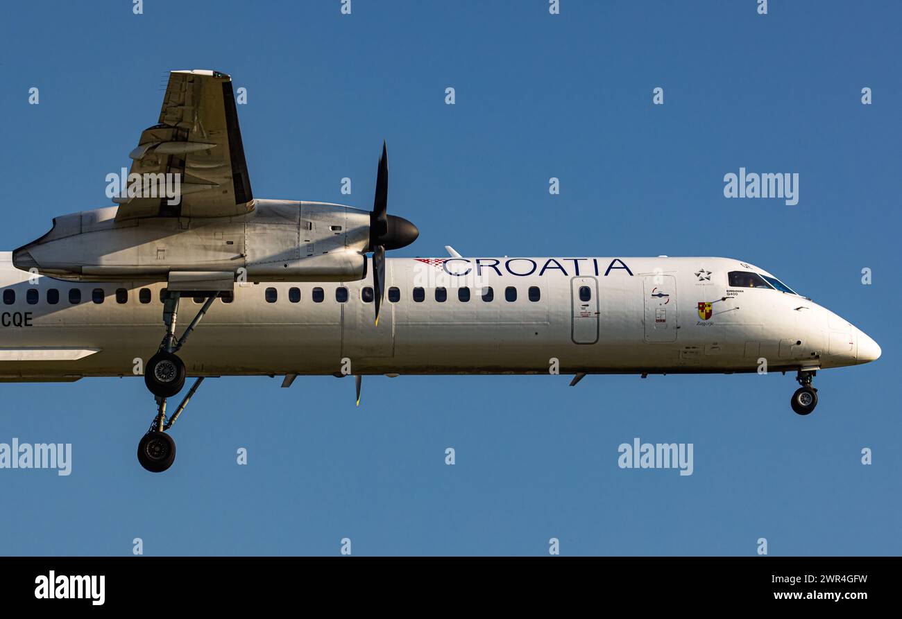 Eine Bombardier Dash 8 Q400 von Croatia Airlines befindet sich im Landeanflug auf den Flughafen Zürich. Enregistrement 9H-CQE. (Zürich, Schweiz, 03.07.2 Banque D'Images