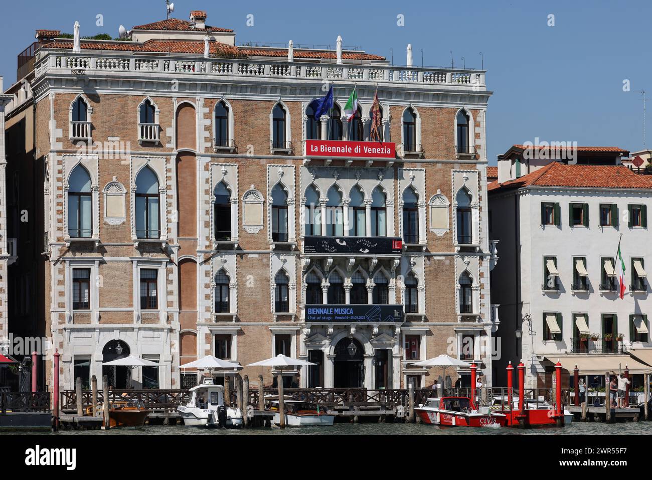 Venise, Italie - 5 septembre 2022 : le Ca' Giustinien, parfois appelé le Palazzo Giustinien sur le Grand canal dans le sestiere San Marco de Venise. C'est moi Banque D'Images