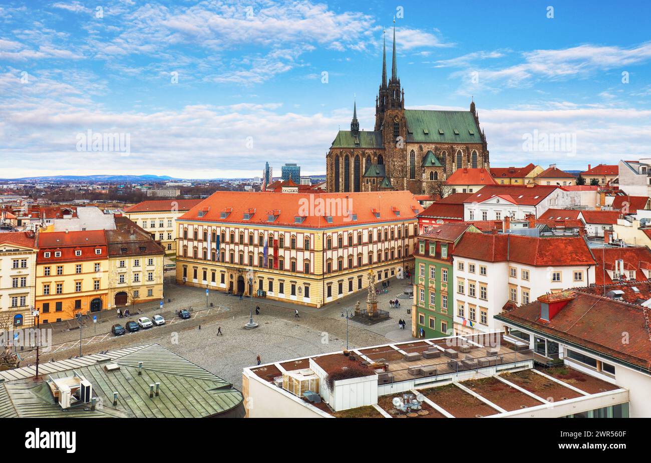 Brno - vue imprenable sur l'ancien remorquage et la cathédrale de équipé Pierre et Paul, République tchèque au jour le jour Banque D'Images