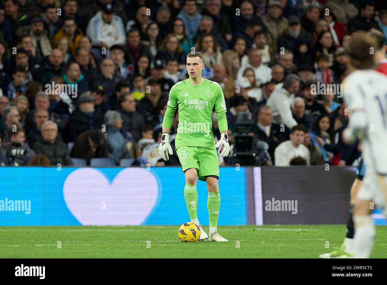 Andriy Lunin du Real Madrid CF en action lors du match de football de la semaine de la Liga 28 entre le Real Madrid CF et le RC Celta de Vigo au stade Santiago Bernabeu. Score final : Real Madrid CF-RC Celta de Vigo 4-0 Banque D'Images