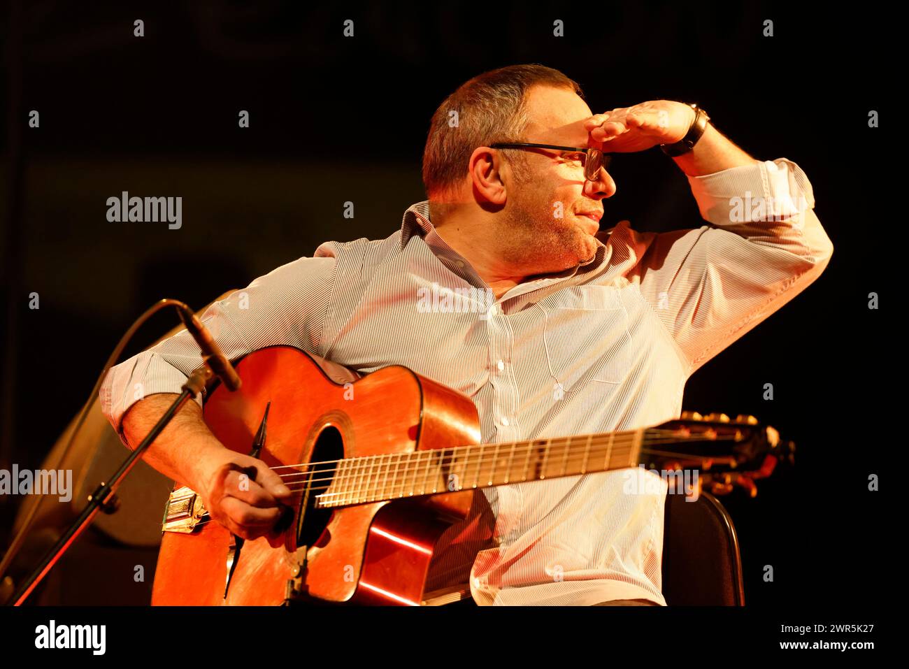 Biréli Lagrène guitariste de jazz français et compositeur d'origine tzigane en concert lors du festival éclats d'Email Jazz édition à l'Opéra de Limoges. Lim Banque D'Images