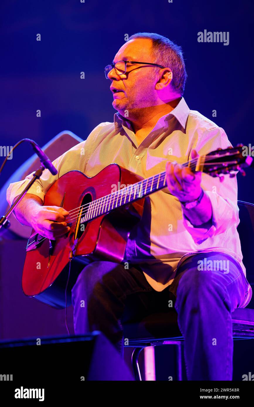 Biréli Lagrène guitariste de jazz français et compositeur d'origine tzigane en concert lors du festival éclats d'Email Jazz édition à l'Opéra de Limoges. Lim Banque D'Images