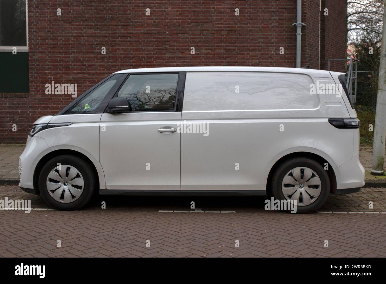 A White ID Buzz Volkswagen Gar à Amsterdam pays-Bas 10-3-2024 Banque D'Images