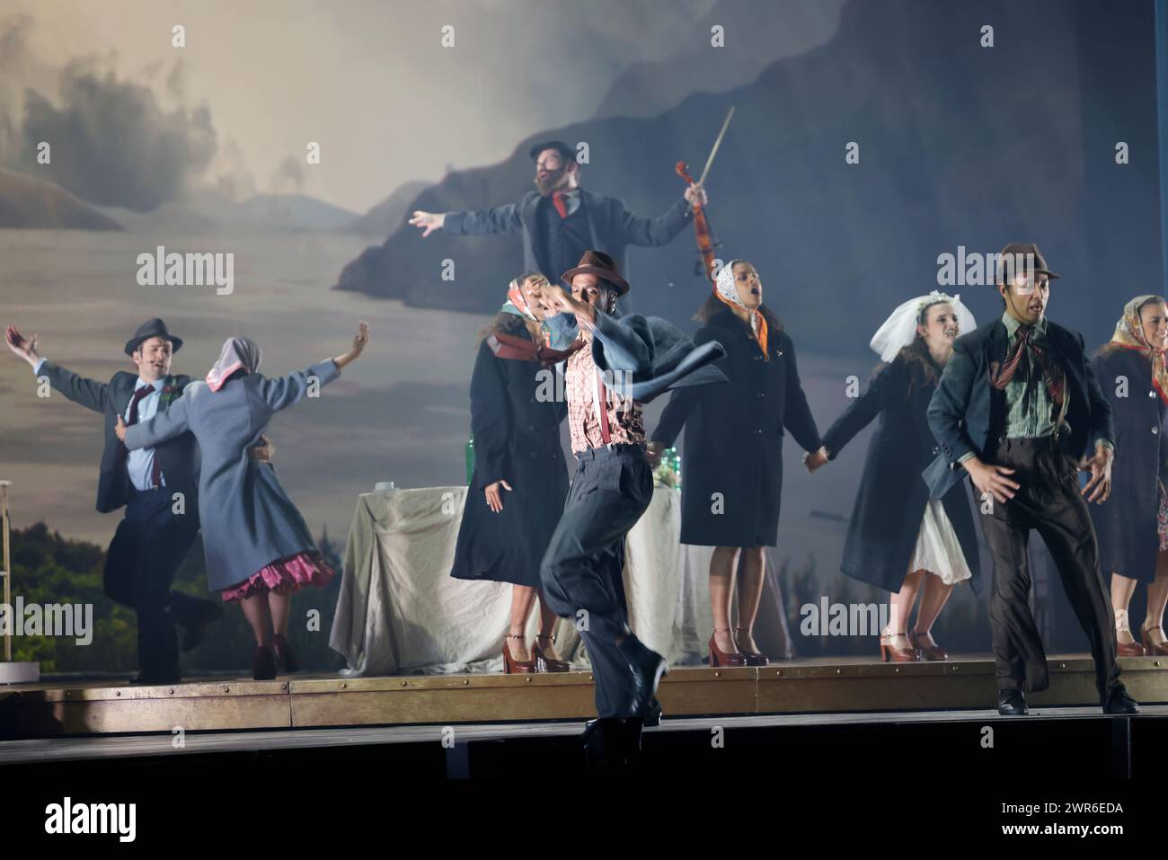 Comédie musicale je VAIS T’AIMER (je VOUS AIMERAI), un spectacle « événementiel » qui rassemble toutes les générations. Voyagez de Paris à New York à bord du Legen Banque D'Images