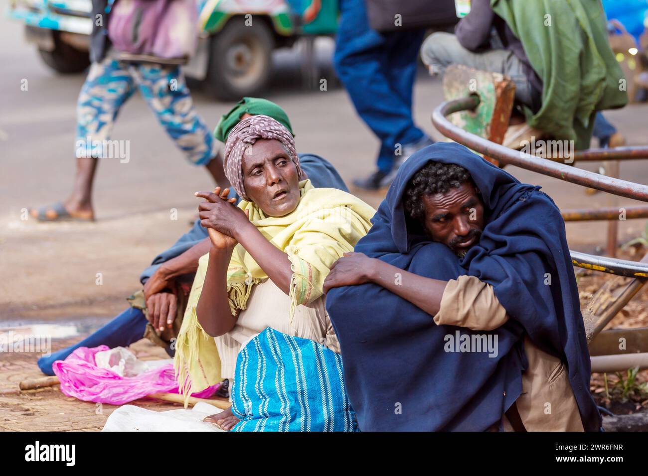Bahir Dar, Ethiopie - 21 avril 2019 : femme mendiante dans la rue pendant les vacances de Pâques. 21 avril. 2019, Bahir Dar, Etiopia Banque D'Images