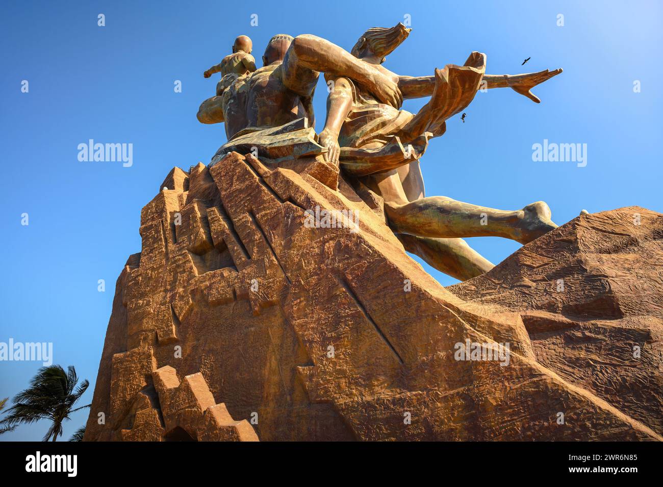 Statue appelée Monument de la Renaissance africaine située à Dakar, Sénégal Banque D'Images