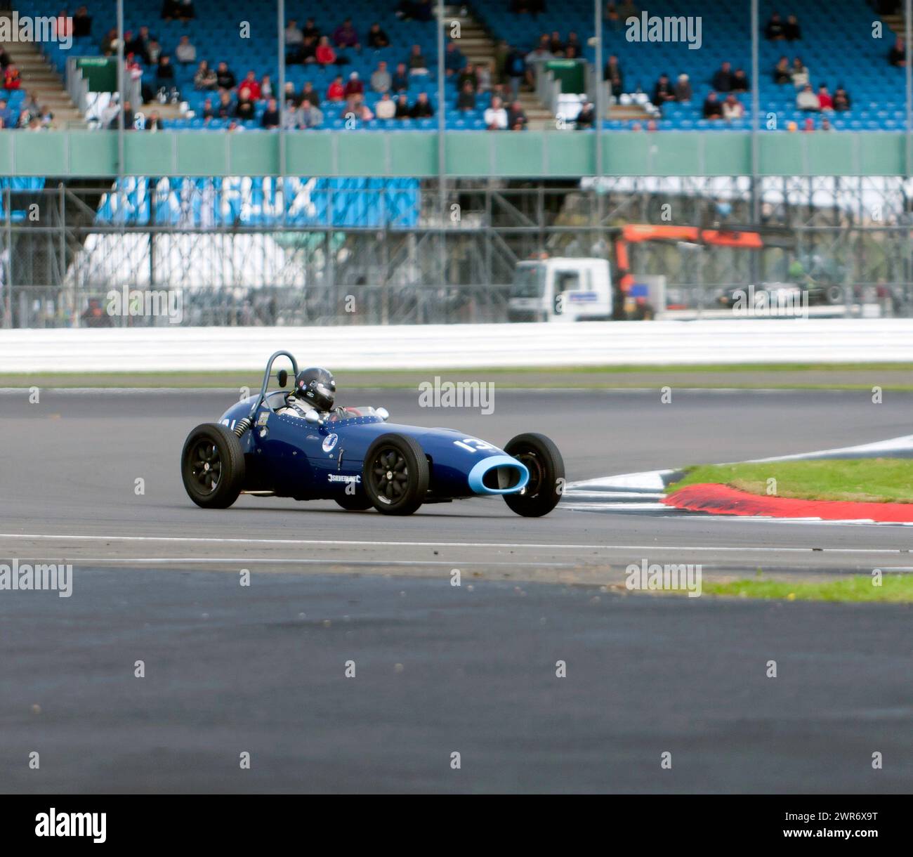 Dave Wall, dans son Bleu, 1959, Gemini Mk2, pendant la course Historic Formula Junior au Festival de Silverstone 2023 Banque D'Images