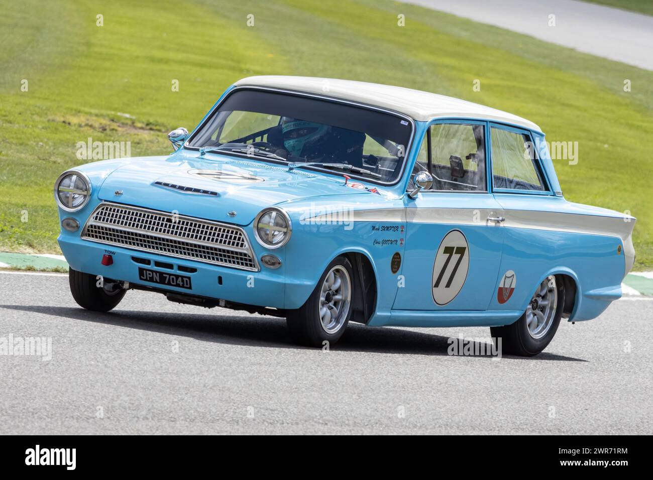 Mark Sumpter dans la Ford-Lotus Cortina MkI 1966 lors de la course Jim Clark Trophy à Goodwood 80th Member Meeting, Sussex, Royaume-Uni Banque D'Images