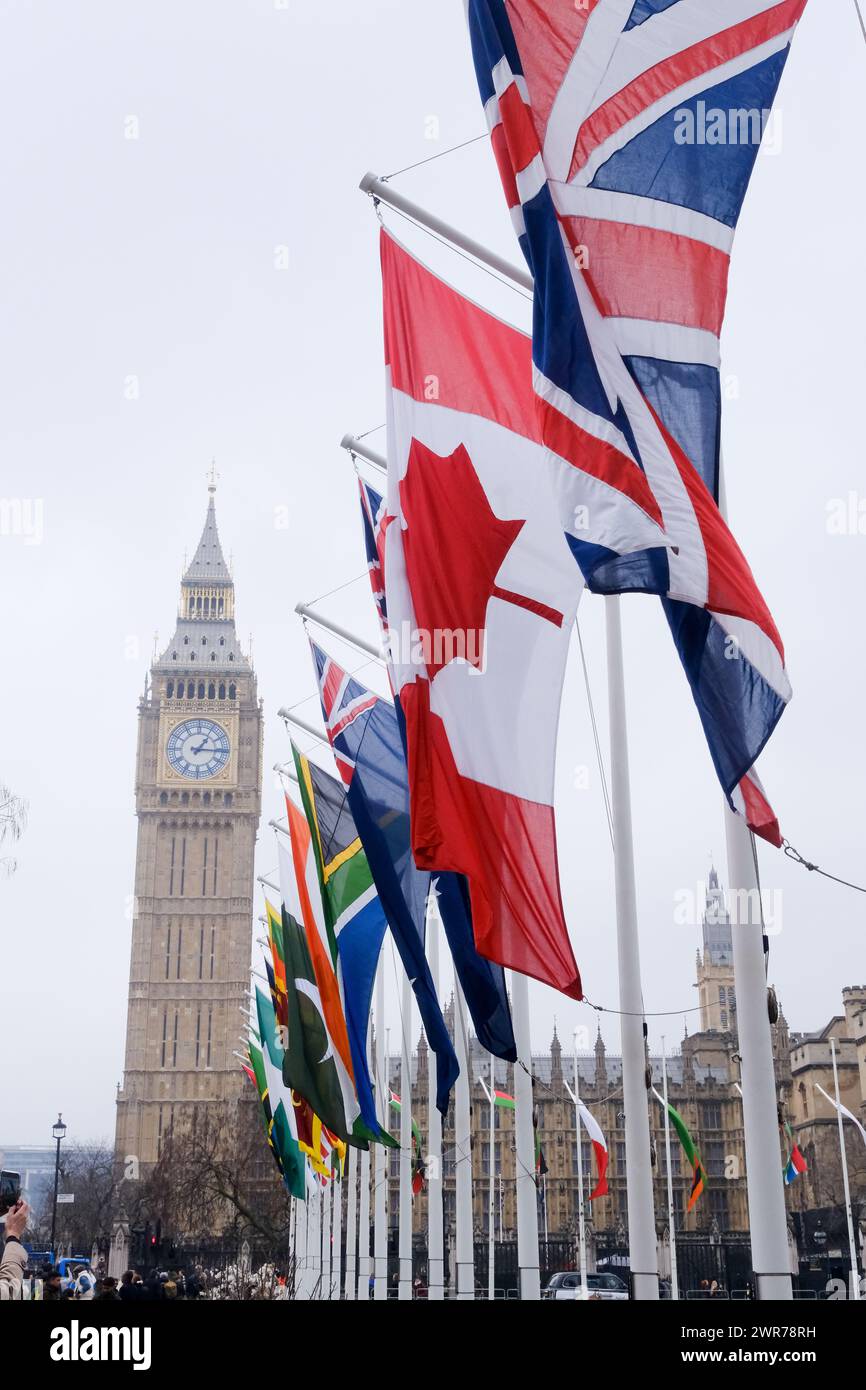 Parliament Square, Londres, Royaume-Uni. 11 mars 2024. Jour du Commonwealth, des drapeaux entourent Parliament Square. Credit : Matthew Chattle/Alamy Live News Banque D'Images