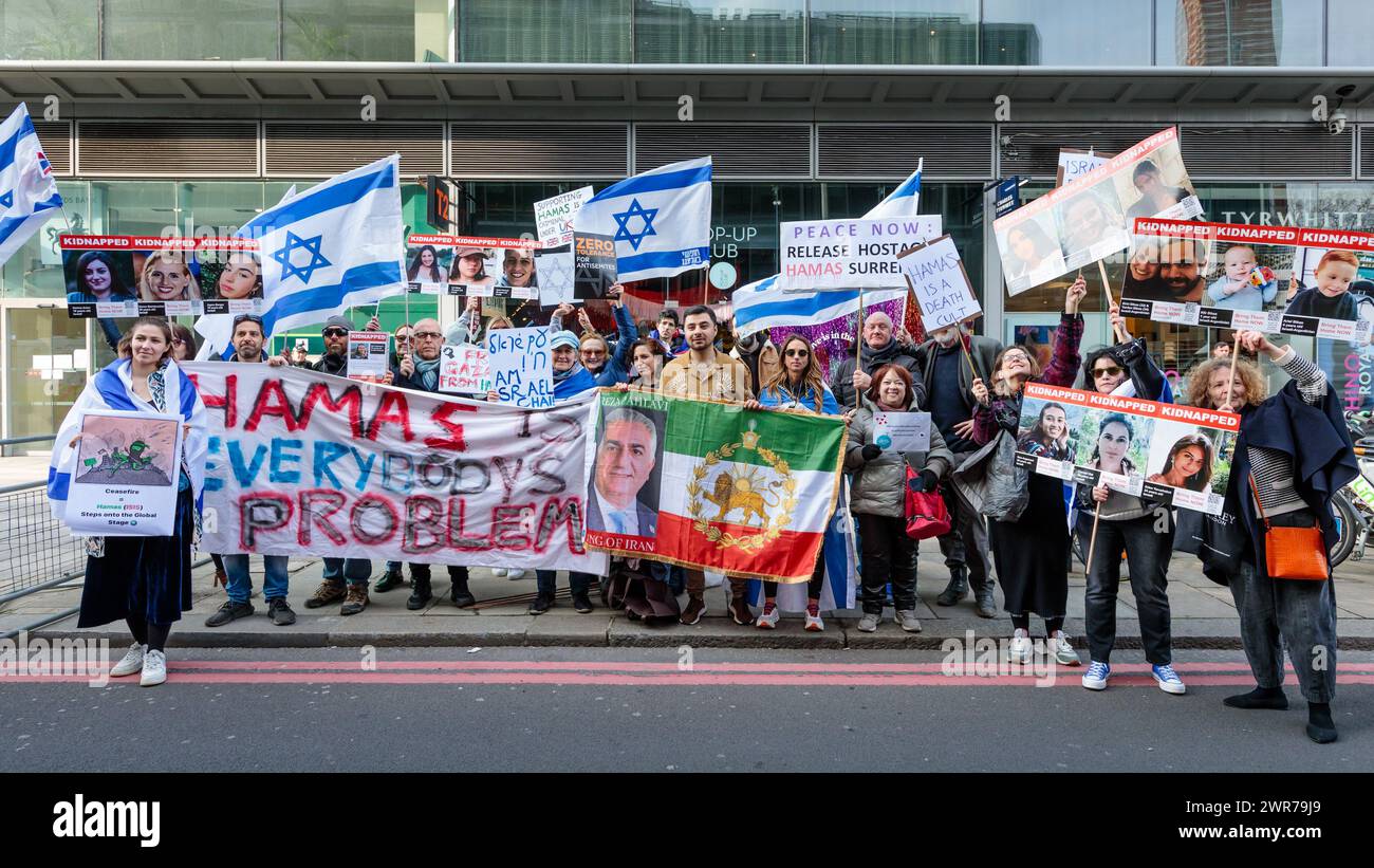 Un collectif de résidents britanniques et de citoyens de toutes confessions unis contre la montée de la haine dans les rues de Londres. Photo : Amanda Rose/Alamy Banque D'Images