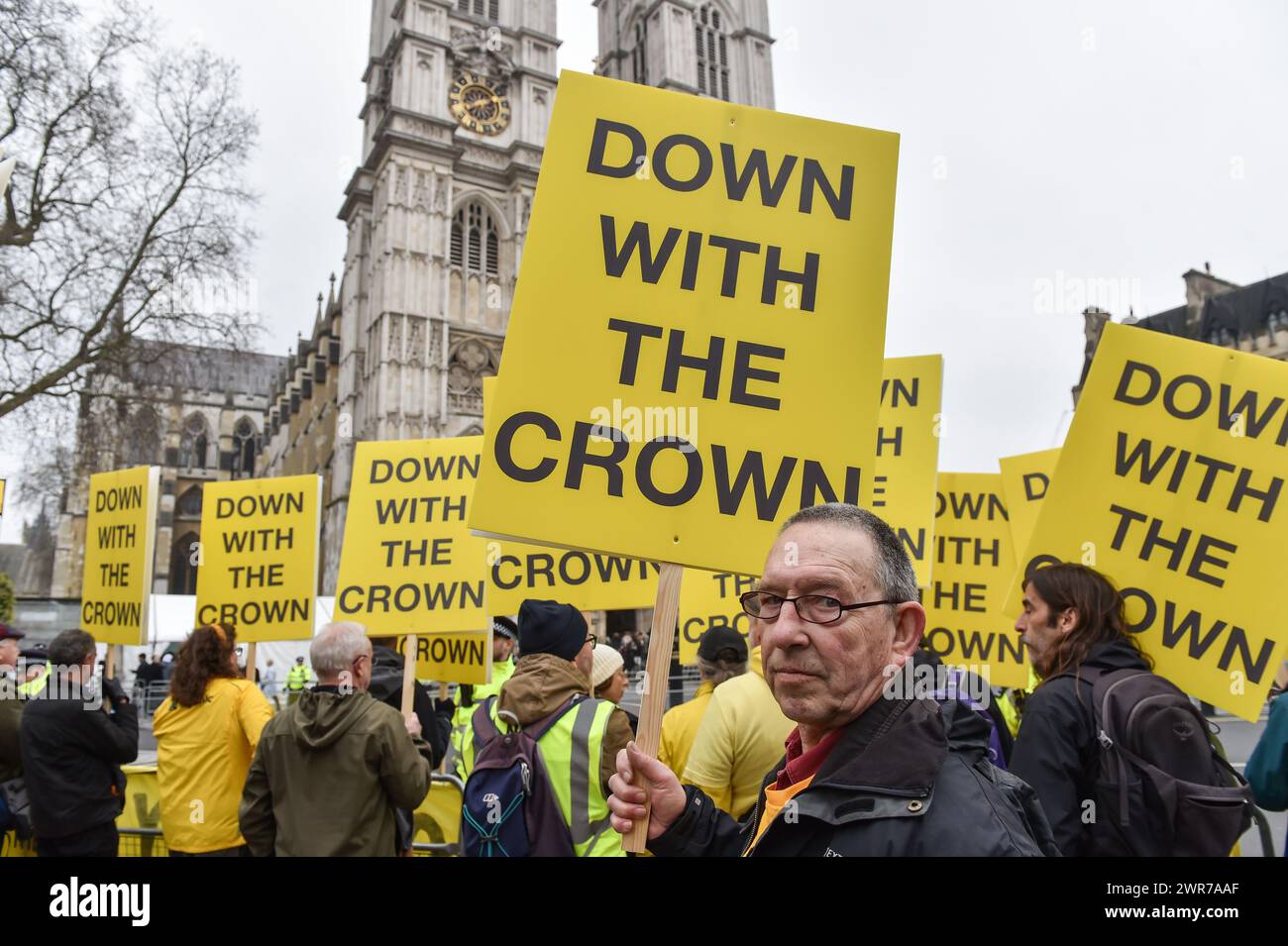 Londres, Angleterre, Royaume-Uni. 11 mars 2024. Le groupe anti-monarchique Republic a organisé une manifestation devant l'abbaye de Westminster pour le service du Commonwealth Day. (Crédit image : © Thomas Krych/ZUMA Press Wire) USAGE ÉDITORIAL SEULEMENT! Non destiné à UN USAGE commercial ! Banque D'Images