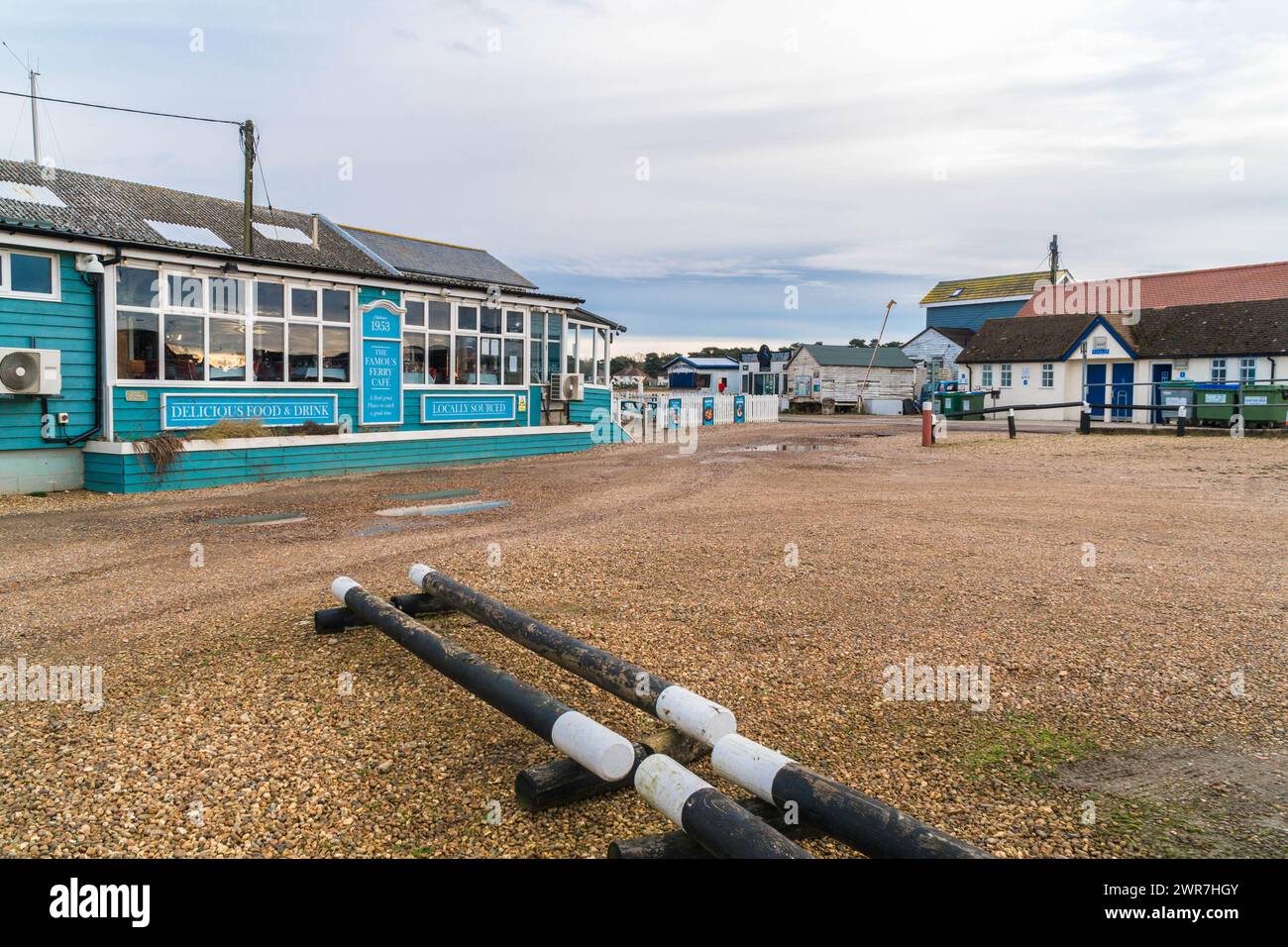 Le petit hameau pittoresque de Felixstowe Ferry perché à l'embouchure de la rivière Deben, Suffolk Royaume-Uni. Février 2024 Banque D'Images