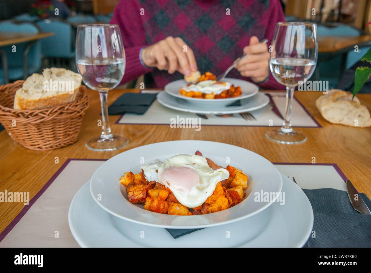 Migas servant. Espagne. Banque D'Images