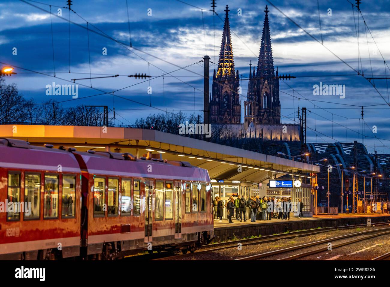 Foire commerciale de Cologne/Deutz, plateforme, Cathédrale de Cologne, Cologne, NRW, Allemagne Banque D'Images