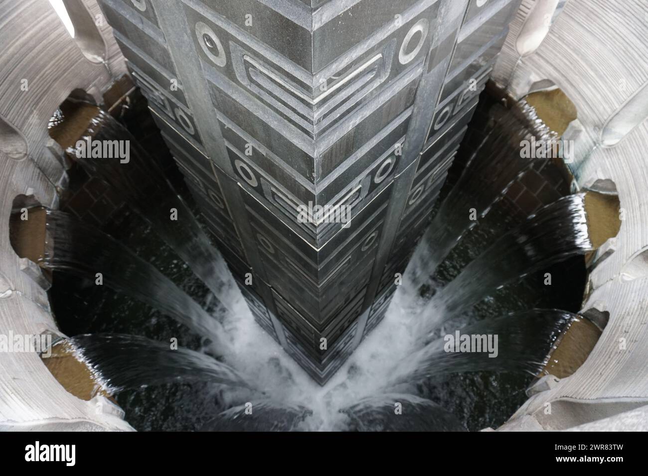 Fontaine d'eau caractéristique du monument commémoratif de 228 dans le parc commémoratif de la paix de 228 à Taipei, Taiwan Banque D'Images