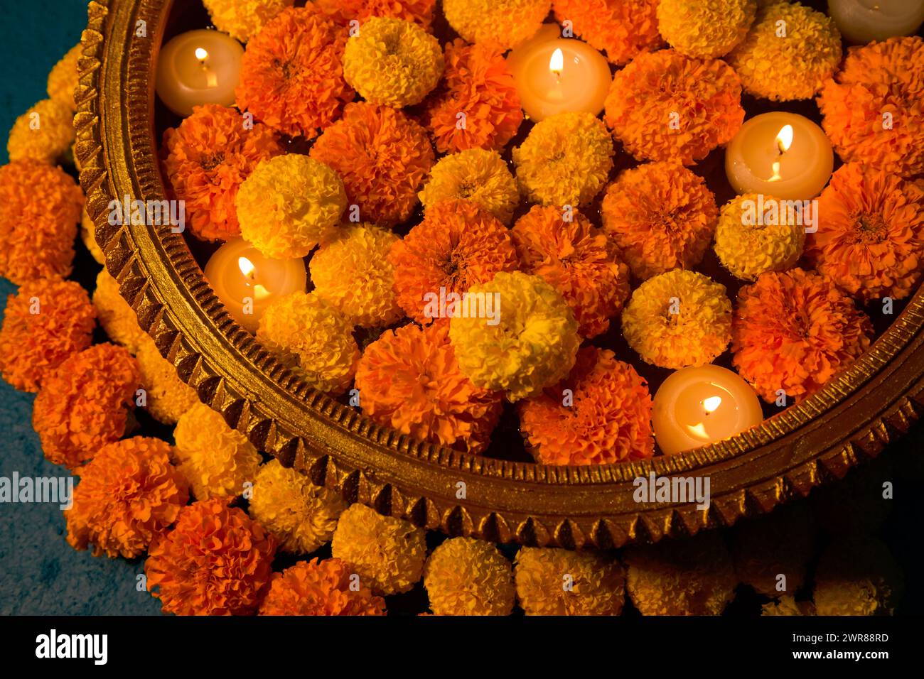 Un décor Diwali festif dans un beau fond Banque D'Images