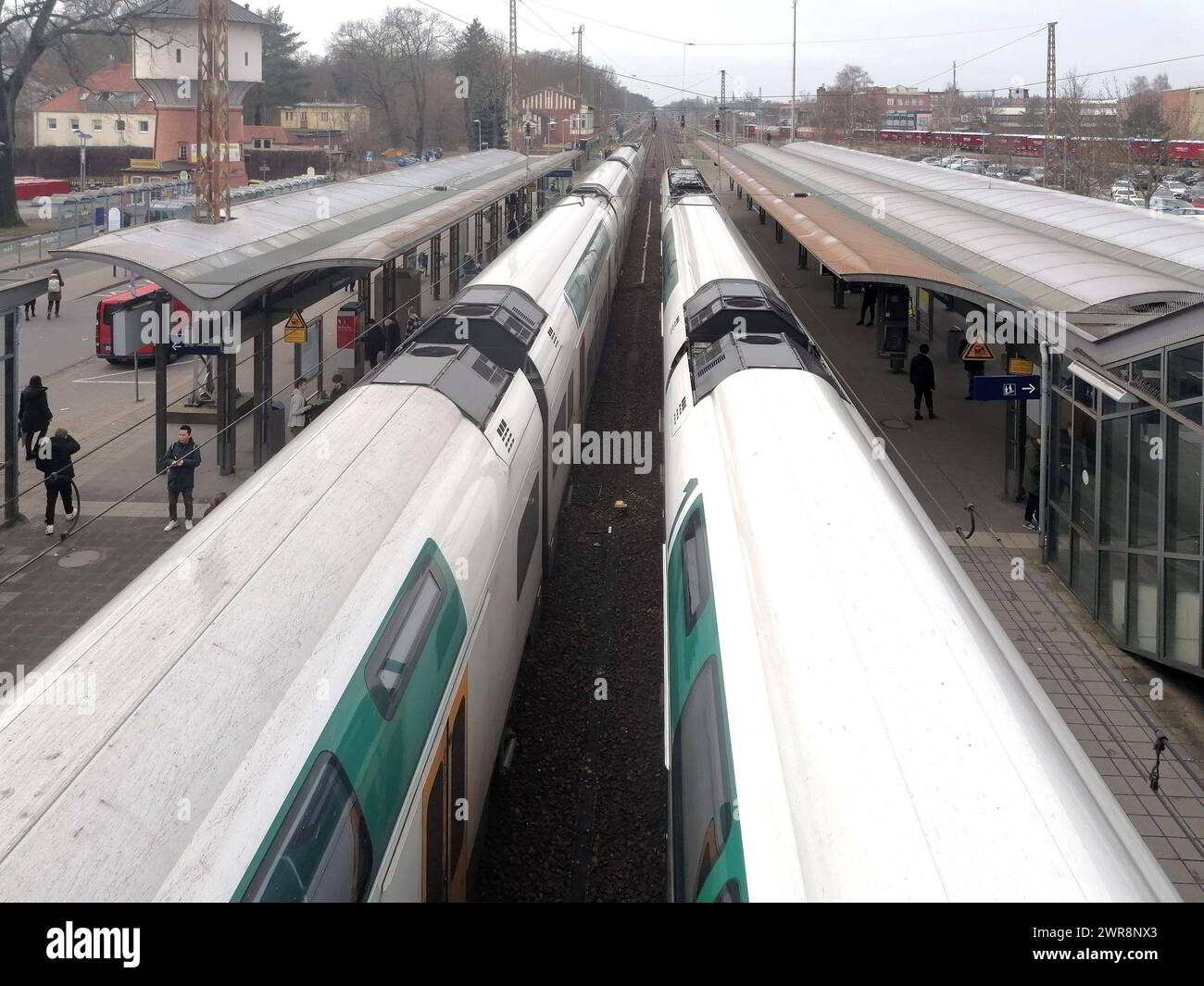 02.03.2024, Brandebourg, Fürstenwalde/Spree. Blick auf den Bahnhof mit Zügen der ODEG. *** 02 03 2024, Brandenburg, Fürstenwalde Spree vue de la gare avec les trains ODEG Banque D'Images