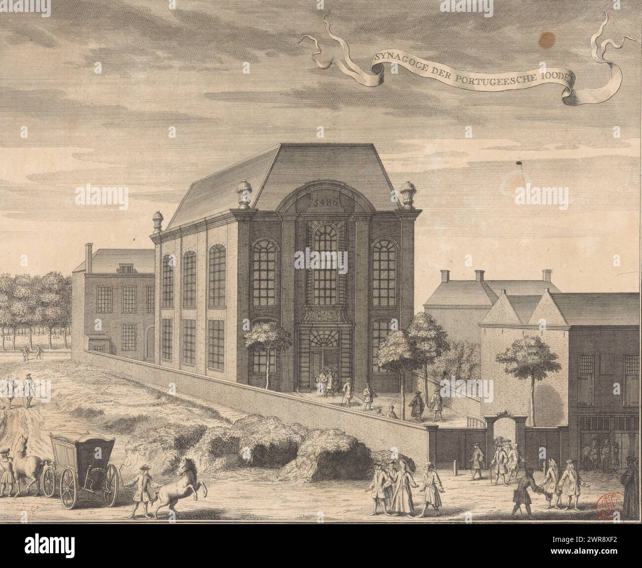Vue de la synagogue portugaise à la Haye, Synagoge der Portugeesche iooden (titre sur objet), vue de la synagogue portugaise achevée en 1726, située entre le Nieuwe uitleg et le Princessegracht à la Haye. Diverses figures et un chariot devant et autour du bâtiment., imprimeur : Jan Caspar Philips, Jan Caspar Philips, après dessin par : Gerrit van Giessen, après dessin par : la Haye, éditeur : Delft, éditeur : Amsterdam, 1730 - 1736, papier, gravure, gravure, hauteur 283 mm × largeur 346 mm, impression Banque D'Images