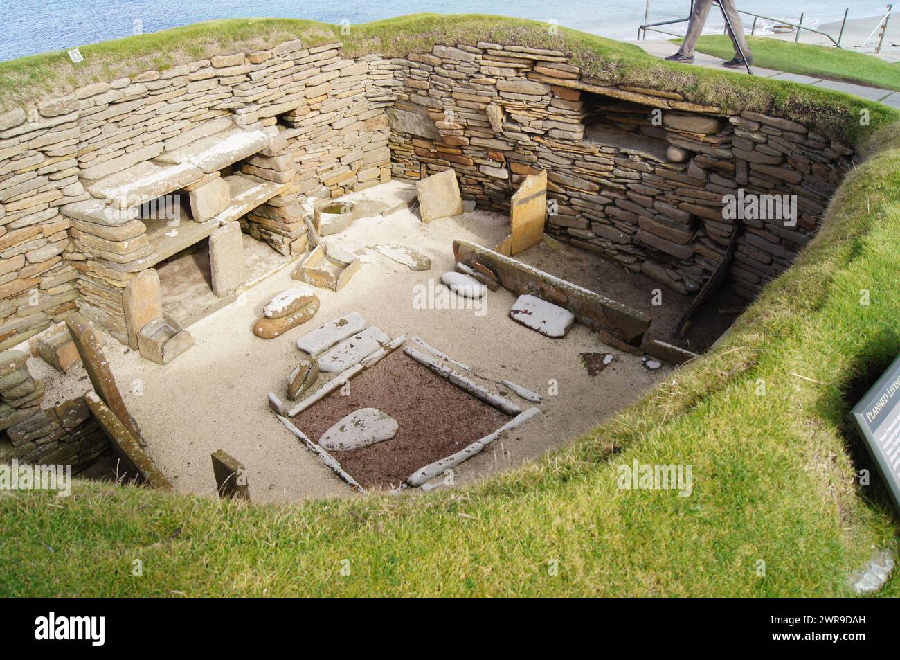 Vieille de 5000 ans, Skara Brae, colonie néolithique construite en pierre, située dans la baie de Skaill, Orcades, Écosse Banque D'Images