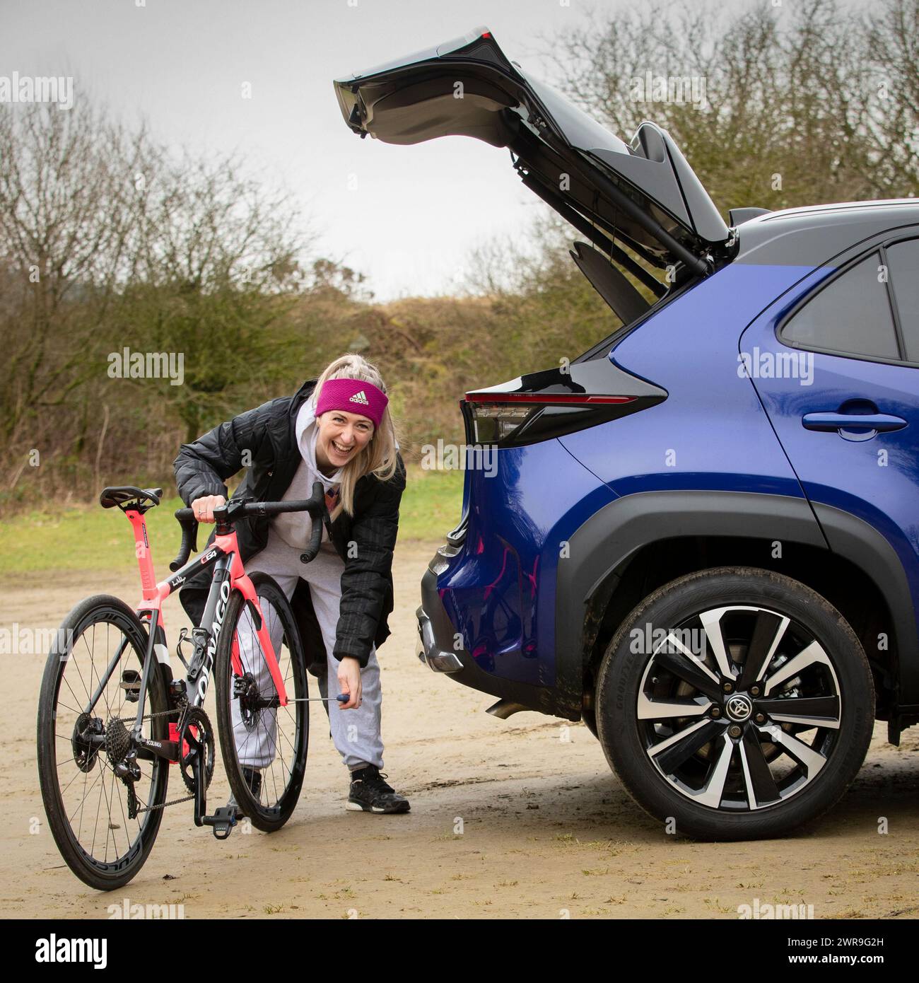 28/01/22 médaillée d'or en cyclisme olympique, Laura Kenny prend livraison de sa nouvelle Toyota Yaris Cross. Tous droits réservés : F Stop Press Ltd Banque D'Images