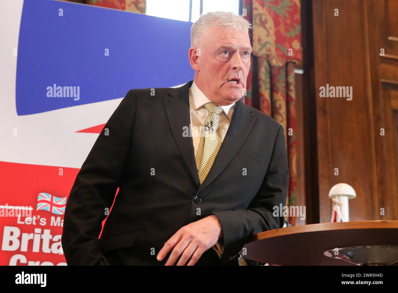 Londres, Royaume-Uni. 11 mars 2024. L'ancien président du Parti conservateur Lee Anderson s'exprimant lors d'une conférence de presse à Westminster, dans le centre de Londres, alors qu'il se dirige vers le Royaume-Uni réformiste. Lee Anderson a été suspendu du Parti conservateur pour avoir refusé de s'excuser pour les commentaires qu'il a fait que les islamistes avaient le contrôle du maire de Londres Sadiq Khan. Crédit : SOPA images Limited/Alamy Live News Banque D'Images