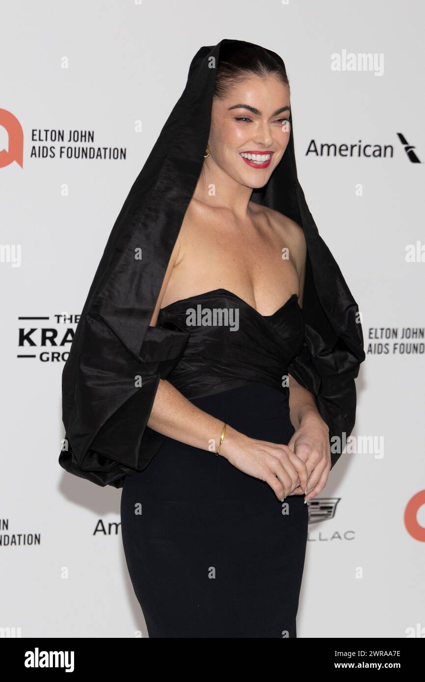 West Hollywood, États-Unis. 10 mars 2024. Serinda Swan assiste aux arrivées de la 32e soirée annuelle des Elton John AIDS Foundation Academy Awards au City of West Hollywood Park à West Hollywood, CA, le 10 mars 2024. (Photo de Corine Solberg/SipaUSA) crédit : Sipa USA/Alamy Live News Banque D'Images