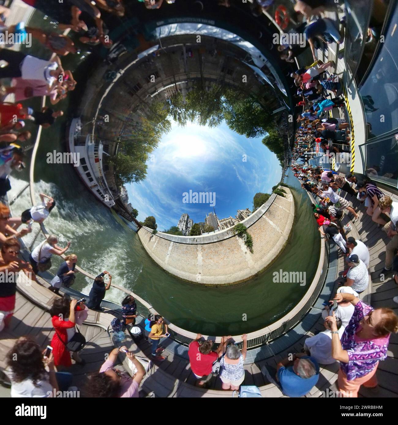 Panorama complet: Bootsfahrt auf Seine, notre Dame, Paris, Frankreich/ France (nur fuer redaktionelle Verwendung. Keine Werbung. Banque de références Banque D'Images