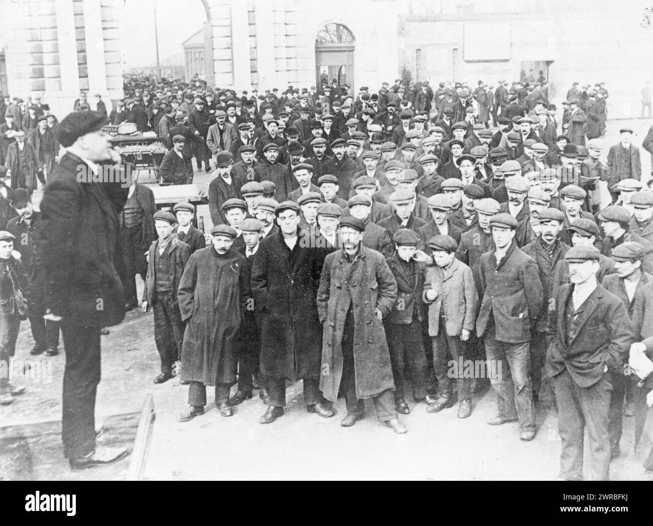 Les élections anglaises, une récitation en plein air sur les quais de Portsmouth, 1911 ou 1912, élections politiques, Grande-Bretagne, 1910-1920, tirages photographiques, 1910-1920., tirages photographiques, 1910-1920, 1 tirage photographique Banque D'Images