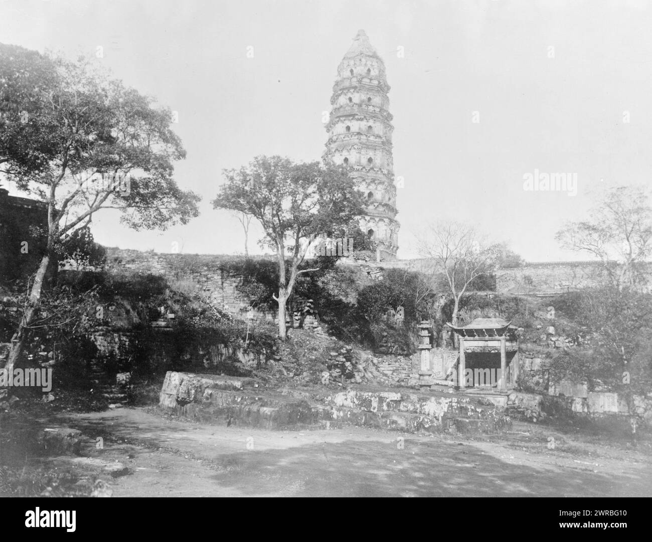 Chine, province de Kiangsu du Sud, Soochow, grande pagode, entre 1890 et 1923, pagodes, Chine, Suzhou (Jiangsu Sheng), 1890-1930, tirages photographiques, 1890-1930., tirages photographiques, 1890-1930, 1 tirage photographique Banque D'Images