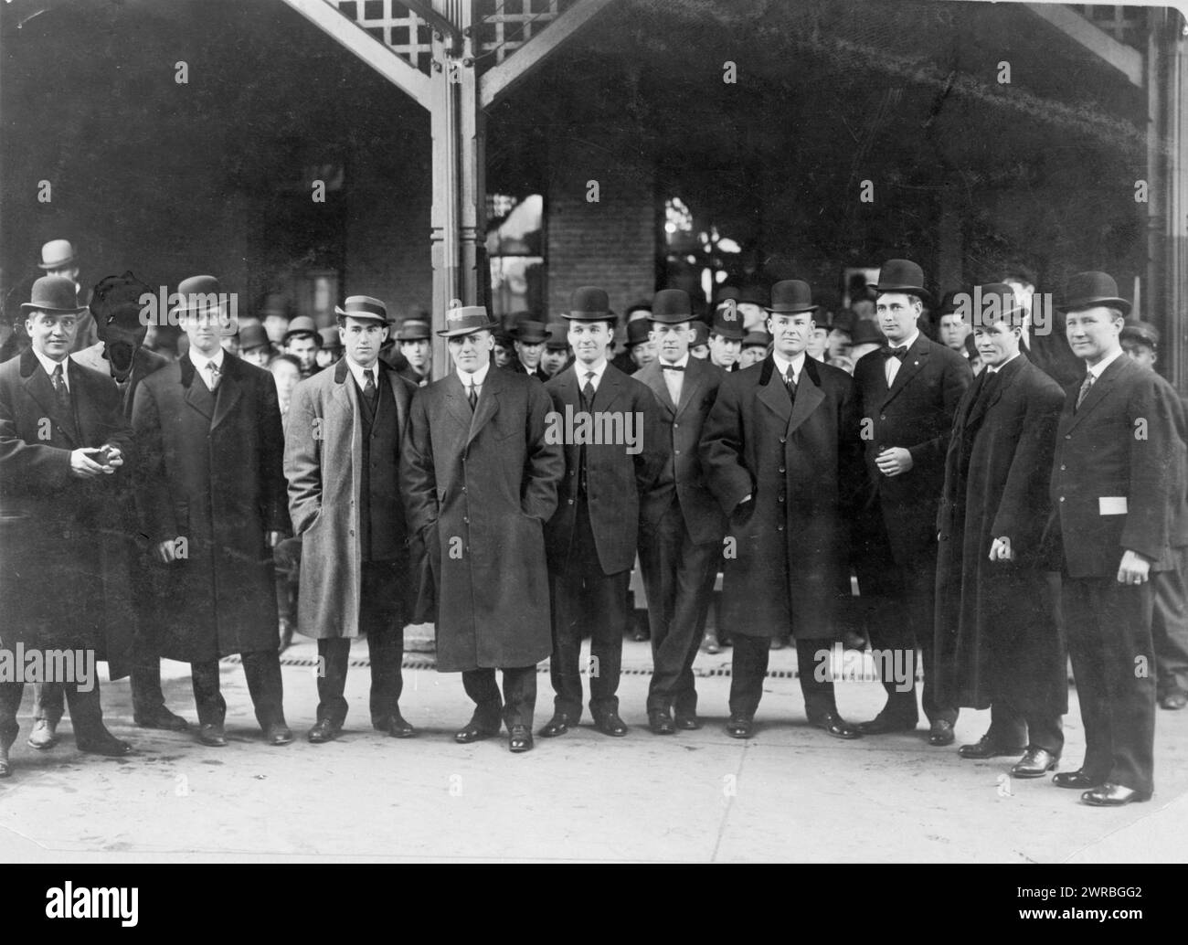 Detroit Baseball Club partant pour le siège d'entraînement à San Antonio, Texas, photo montre, de gauche à droite, Harry Tuthill, « Bumpus » Jones, Matty McIntyre, Henry Beckendorff, Davy Jones, Ed Killian, Sam Crawford, Ed Summers, George Winter et Hugh Jennings., CA. 1908, Detroit Tigers (équipe de baseball), People, 1900-1910, Portraits de groupe, 1900-1910., portraits de groupe, 1900-1910, photographies de portrait, 1900-1910, 1 tirage photographique Banque D'Images
