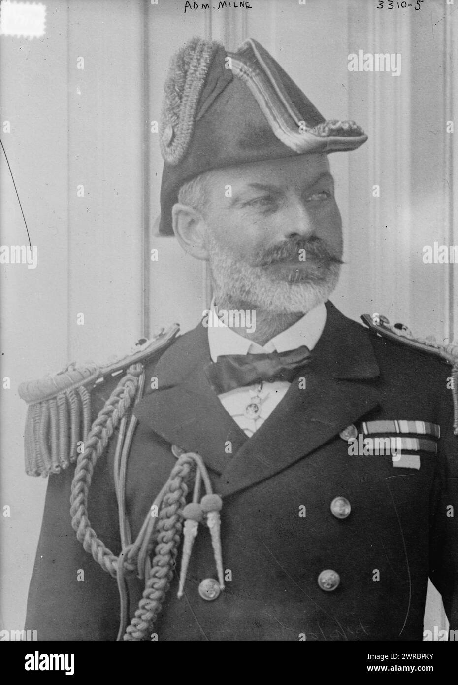 Amiral Milne, photographie montre l'amiral Sir (Archibald) Berkeley Milne, 2e baronnet GCVO KCB, un officier supérieur de la Royal Navy qui commandait la flotte méditerranéenne au début de la première Guerre mondiale, entre env. 1910 et env. 1915, négatifs en verre, 1 négatif : verre Banque D'Images
