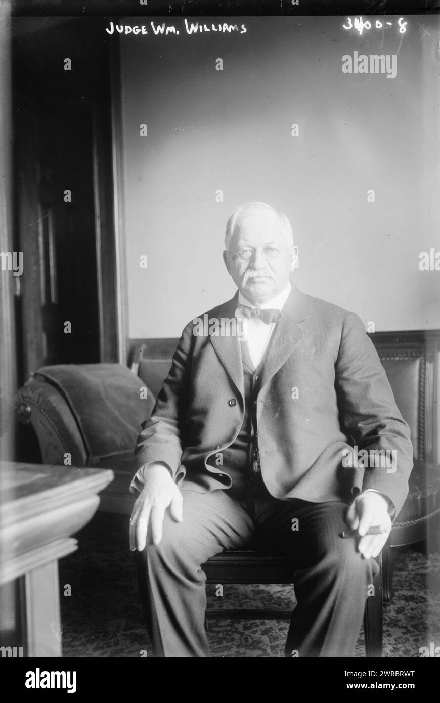 Juge Wm. Williams, photographie montre le juge William Henry Williams (né en 1850) qui a présidé le procès de mars 1915 de MRS Helen M. angle qui a été accusé d'homicide involontaire dans la mort de son ami Waldo R. Ballou en 1914. L'essai a eu lieu à Bridgeport, Connecticut., 1915, verres négatifs, 1 négatif : verre Banque D'Images