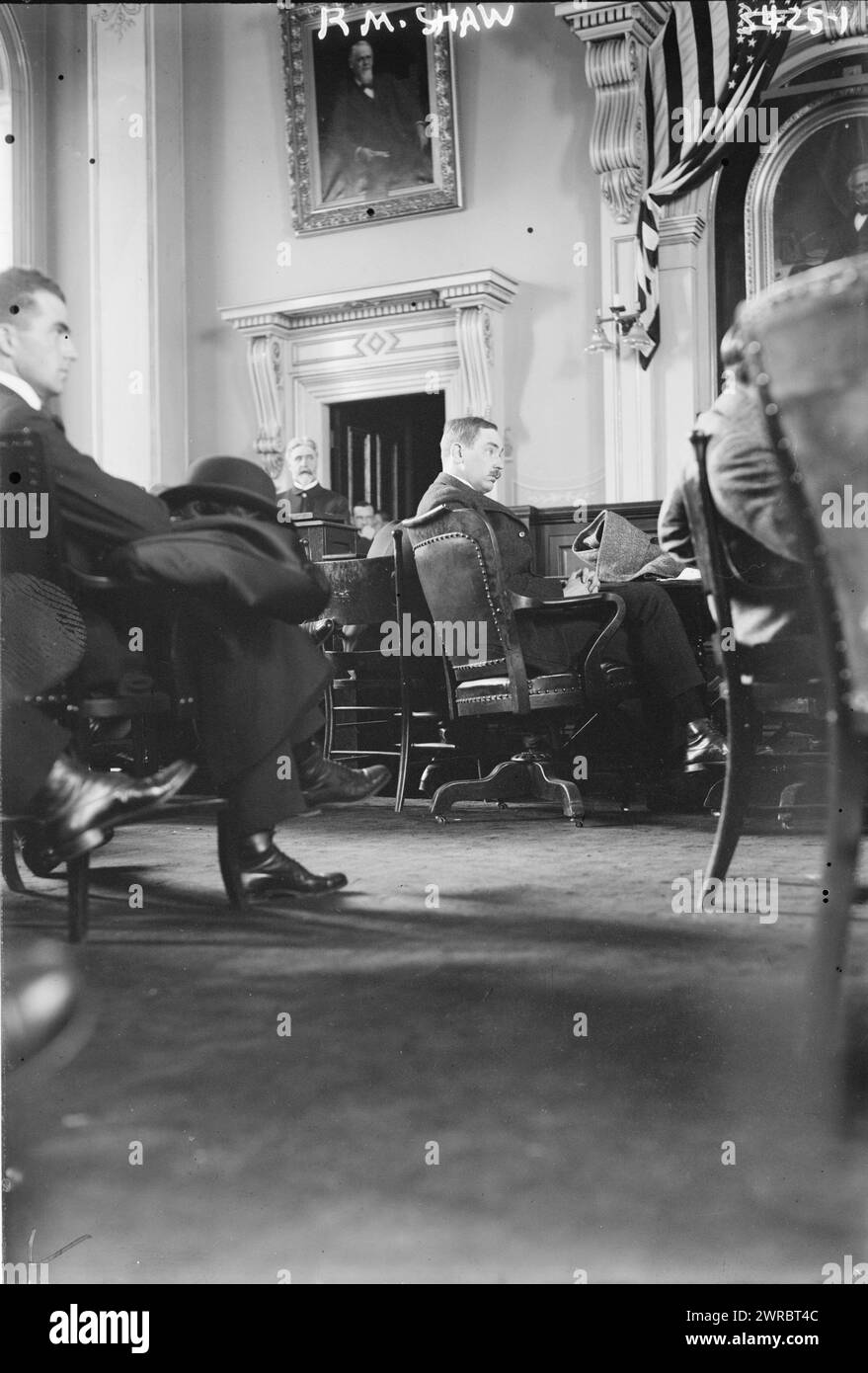 R.M. Shaw, la photographie montre Robert Marsden Shaw, probablement lors d'un procès en 1915. Shaw poursuit Richard S. Darling pour aliénation d'affection et le fait poursuivre en vertu de la loi Mann Act., 1915?, Glass Negative, 1 négatif : Glass Banque D'Images