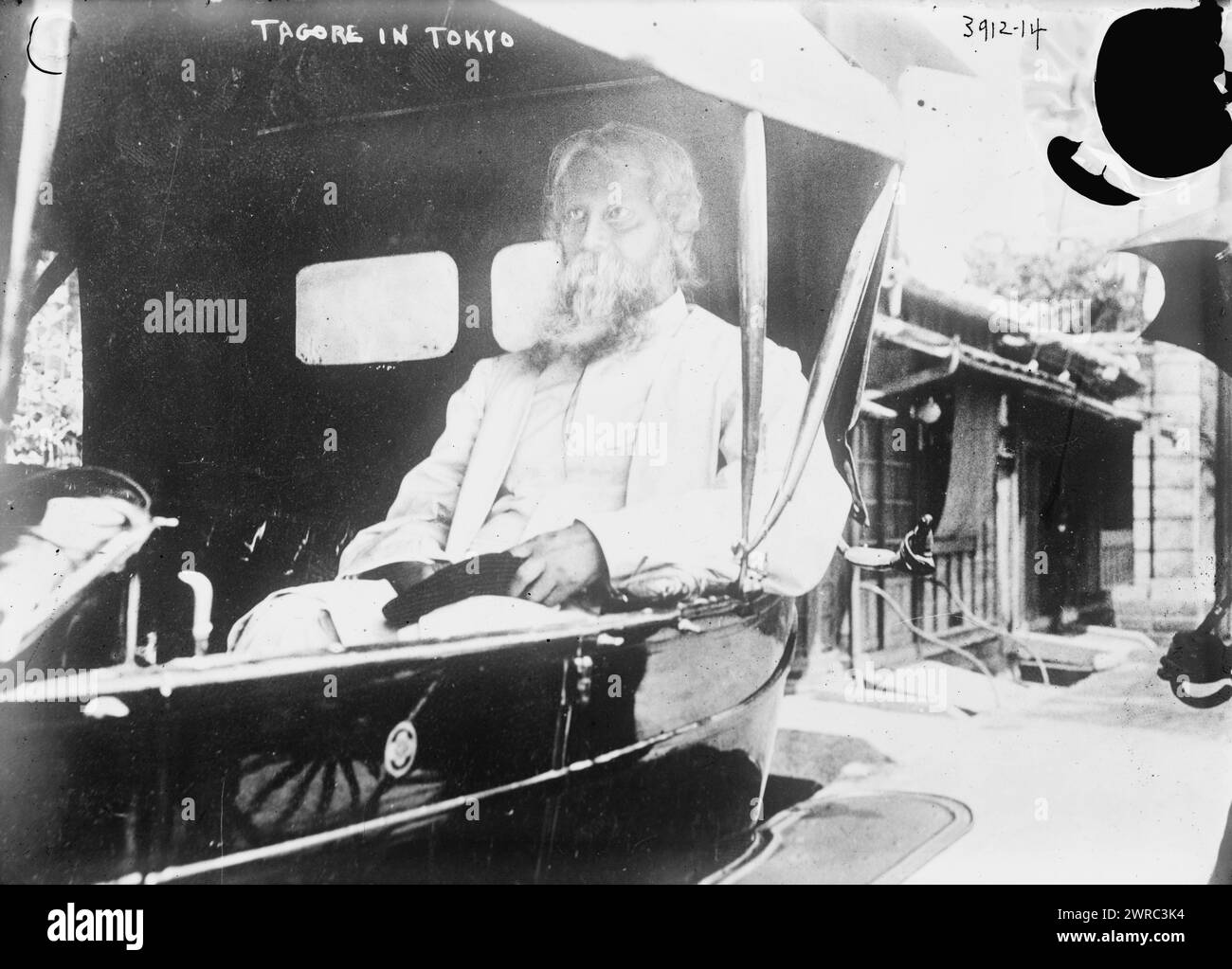 Tagore à Tokyo, photo montre Rabindranath Tagore (1861-1941), arrivé au Japon en mai 1916., entre env. 1915 et env. 1920, négatifs en verre, 1 négatif : verre Banque D'Images